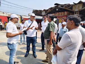 Dhanbad Railway Rail Jan Samvad: धनबाद जंक्शन पर DRM अखिलेश मिश्र का निरीक्षण, स्वच्छता और यात्री सुविधाओं का लिया जायजा 2 Dhanbad Railway Rail Jan Samvad: धनबाद जंक्शन पर DRM अखिलेश मिश्र का निरीक्षण, स्वच्छता और यात्री सुविधाओं का लिया जायजा