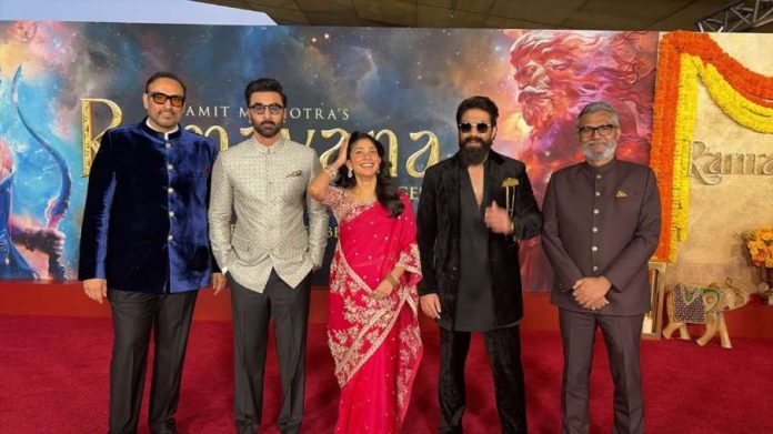 Ramayana Premiere: यश के रावण लुक ने खींचा ध्यान, दस सिरों वाले गोल्डन ब्रोच की चर्चा