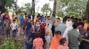Saran Priest Murder Case: सारण के मशरक में शिव चर्चा करने वाले पुजारी की गोली मारकर हत्या, सड़क किनारे मिला शव 1 Saran Priest Murder Case: सारण के मशरक में शिव चर्चा करने वाले पुजारी की गोली मारकर हत्या, सड़क किनारे मिला शव