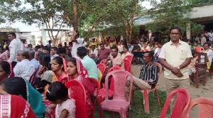 Remba Teacher Farewell Ceremony: जिस विद्यालय में बच्चों का भविष्य संवारा, वहीं भावुक माहौल में शिक्षक को दी गई विदाई