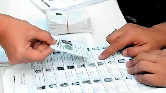Jharkhand SIR: 63 लाख से अधिक मतदाताओं को नोटिस, BLO घर-घर जाकर जुटाएंगे दस्तावेज; 19 अक्टूबर को आएगी अंतिम सूची