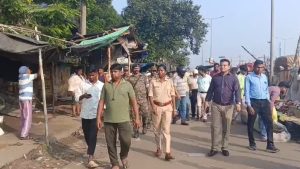 Nirsa Encroachment Removal Drive: निरसा में अतिक्रमण पर प्रशासन की कार्रवाई, क्या दोबारा होगा सड़क पर कब्जा?