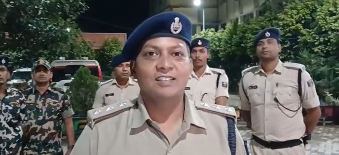 Hajipur Liquor Seizure: MLC चुनाव से पहले हाजीपुर में बड़ी कार्रवाई, कंबल की आड़ में छिपाई गई 21 लाख की विदेशी शराब बरामद