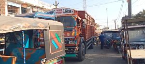 Dhanbad Tundi Road Dust Problem: धनबाद के टुंडी रोड पर धूल का गुबार, दुकानदारों ने दी आंदोलन की चेतावनी