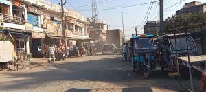 Dhanbad Tundi Road Dust Problem: धनबाद के टुंडी रोड पर धूल का गुबार, दुकानदारों ने दी आंदोलन की चेतावनी