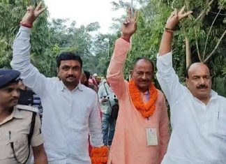 Tirhut Teacher MLC Election Result: तिरहुत शिक्षक सीट पर NDA की जीत, नरेंद्र प्रसाद सिंह ने भूषण झा को 594 वोटों से हराया Tirhut Teacher MLC Election Result