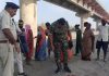 Chhapra Newborn Baby Rescue: जयप्रभा सेतु से 50 फीट नीचे मिली नवजात बच्ची, विकास डोम की सतर्कता से बची जान Chhapra Newborn Baby Rescue