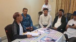 Dhanbad Kuber Hotel Controversy: कुबेर होटल की बाउंड्री वॉल तोड़ने पर विवाद, बार एसोसिएशन ने जताई नाराजगी 1 Dhanbad Kuber Hotel Controversy: कुबेर होटल की बाउंड्री वॉल तोड़ने पर विवाद, बार एसोसिएशन ने जताई नाराजगी