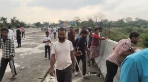 Govindpur Woman Dead Body Case: खुदिया नदी में कैसे पहुंचा महिला का क्षत-विक्षत शव? गोविंदपुर में मचा हड़कंप 2 Govindpur Woman Dead Body Case: खुदिया नदी में कैसे पहुंचा महिला का क्षत-विक्षत शव? गोविंदपुर में मचा हड़कंप