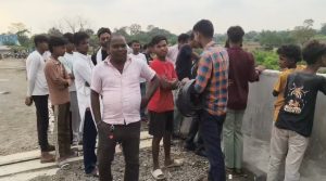 Govindpur Woman Dead Body Case: खुदिया नदी में कैसे पहुंचा महिला का क्षत-विक्षत शव? गोविंदपुर में मचा हड़कंप 1 Govindpur Woman Dead Body Case: खुदिया नदी में कैसे पहुंचा महिला का क्षत-विक्षत शव? गोविंदपुर में मचा हड़कंप