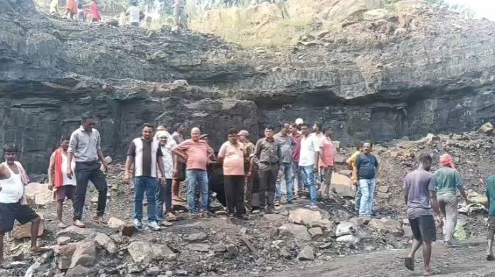 Nirsa Illegal Mining: निरसा में अवैध कोयला कारोबार के खिलाफ विधायक अरूप चटर्जी सख्त, ECL-CISF ने की कार्रवाई