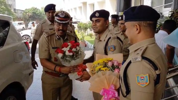 Durga Puja Security Meeting: पूजा पंडालों पर रहेगी खास नजर, भीड़ और ट्रैफिक को लेकर IG शैलेन्द्र कुमार सिन्हा ने दिए निर्देश