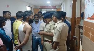 Ekma Stabbing Incident: एकमा चाकूबाजी में तीन मौतों से दहशत, आखिर किस विवाद ने लिया इतना खूनी मोड़?