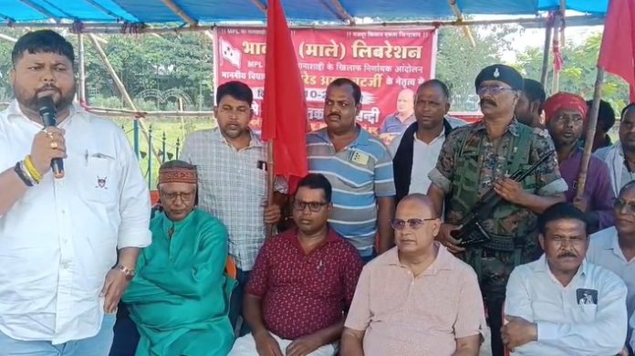 Nirsa MPL Bandh: निरसा में MPL के सभी गेट बंद, अरूप चटर्जी के नेतृत्व में शुरू हुआ अनिश्चितकालीन आंदोलन