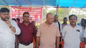 Nirsa MPL Bandh: निरसा में MPL के सभी गेट बंद, अरूप चटर्जी के नेतृत्व में शुरू हुआ अनिश्चितकालीन आंदोलन