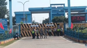 Nirsa MPL Bandh: निरसा में MPL के सभी गेट बंद, अरूप चटर्जी के नेतृत्व में शुरू हुआ अनिश्चितकालीन आंदोलन