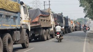 Nirsa MPL Gate Jam: MPL के बाहर दूसरे दिन भी डटे आंदोलनकारी, क्या वार्ता से खत्म होगा गेट जाम?